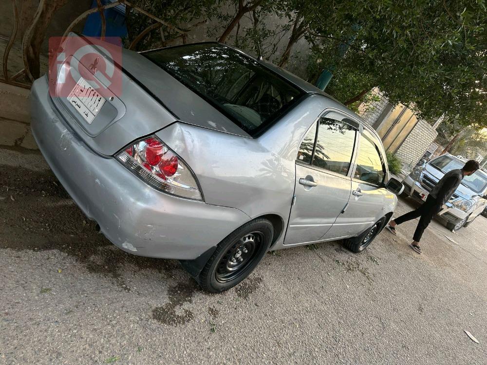 ميتسوبيشي لانسر